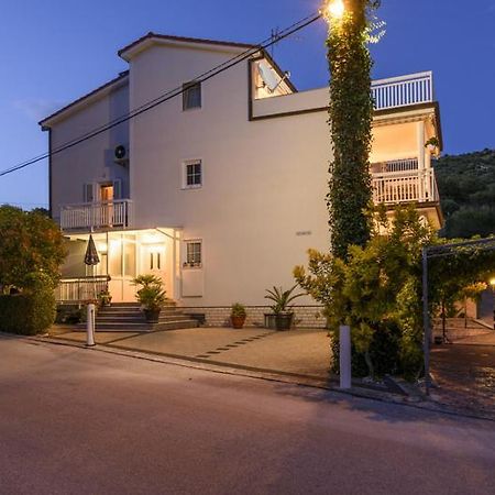 Apartments Luka - Trogir, Marina 150M From The Beach 外观 照片