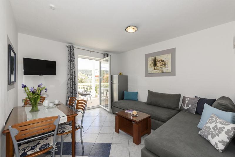 Apartments Luka - Trogir, Marina 150M From The Beach 外观 照片