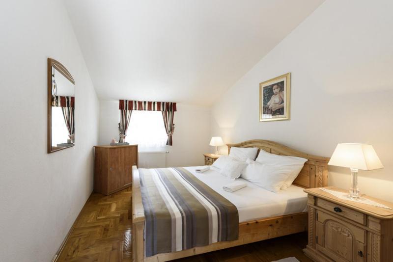 Apartments Luka - Trogir, Marina 150M From The Beach 外观 照片
