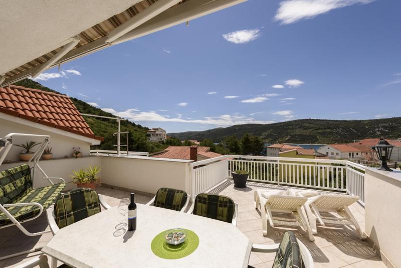 Apartments Luka - Trogir, Marina 150M From The Beach 外观 照片